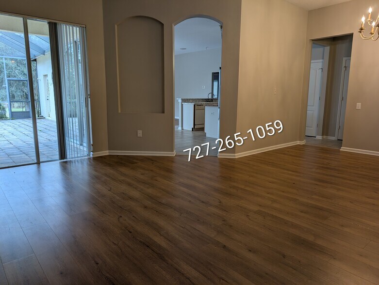 Open Middle Room - 26000 Risen Star Dr