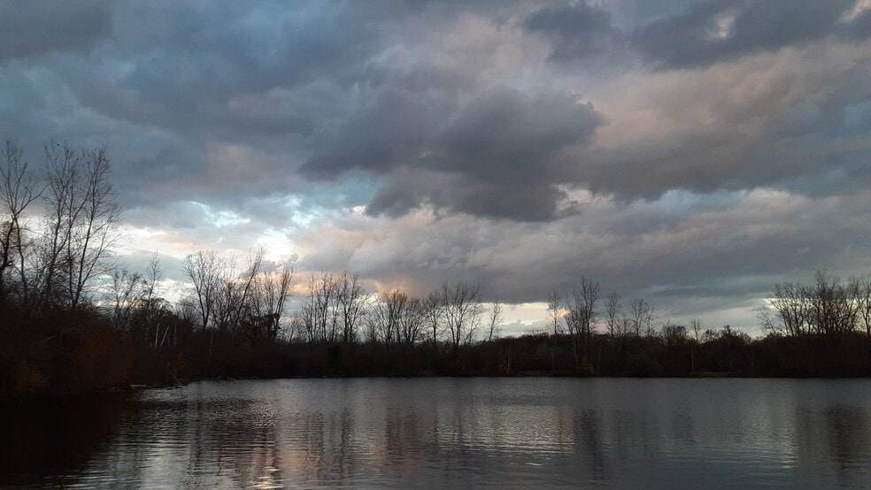 Building Photo - 11737 21 Mile Rd