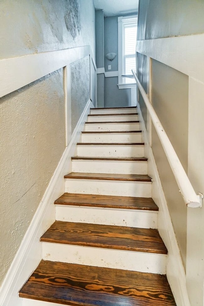 Building Photo - Large Clifton House For 2026-2027!