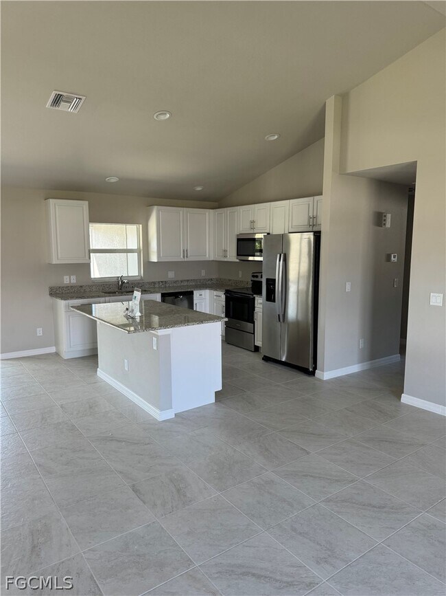 Building Photo - 4334 SW 9th Pl