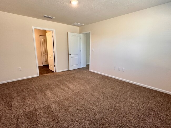 Building Photo - Resort Style Amenities! Lawn Care Included! Easy Access to Wildlight, Fernandina Bch, Jax