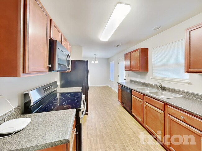 Building Photo - 6432 Pennacook Dr