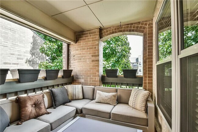 Building Photo - Urban Living in Downtown OKC - 2 Bedrooms/...