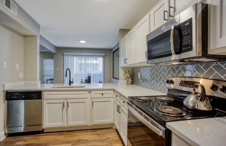 Building Photo - 5151 Verde Valley Ln