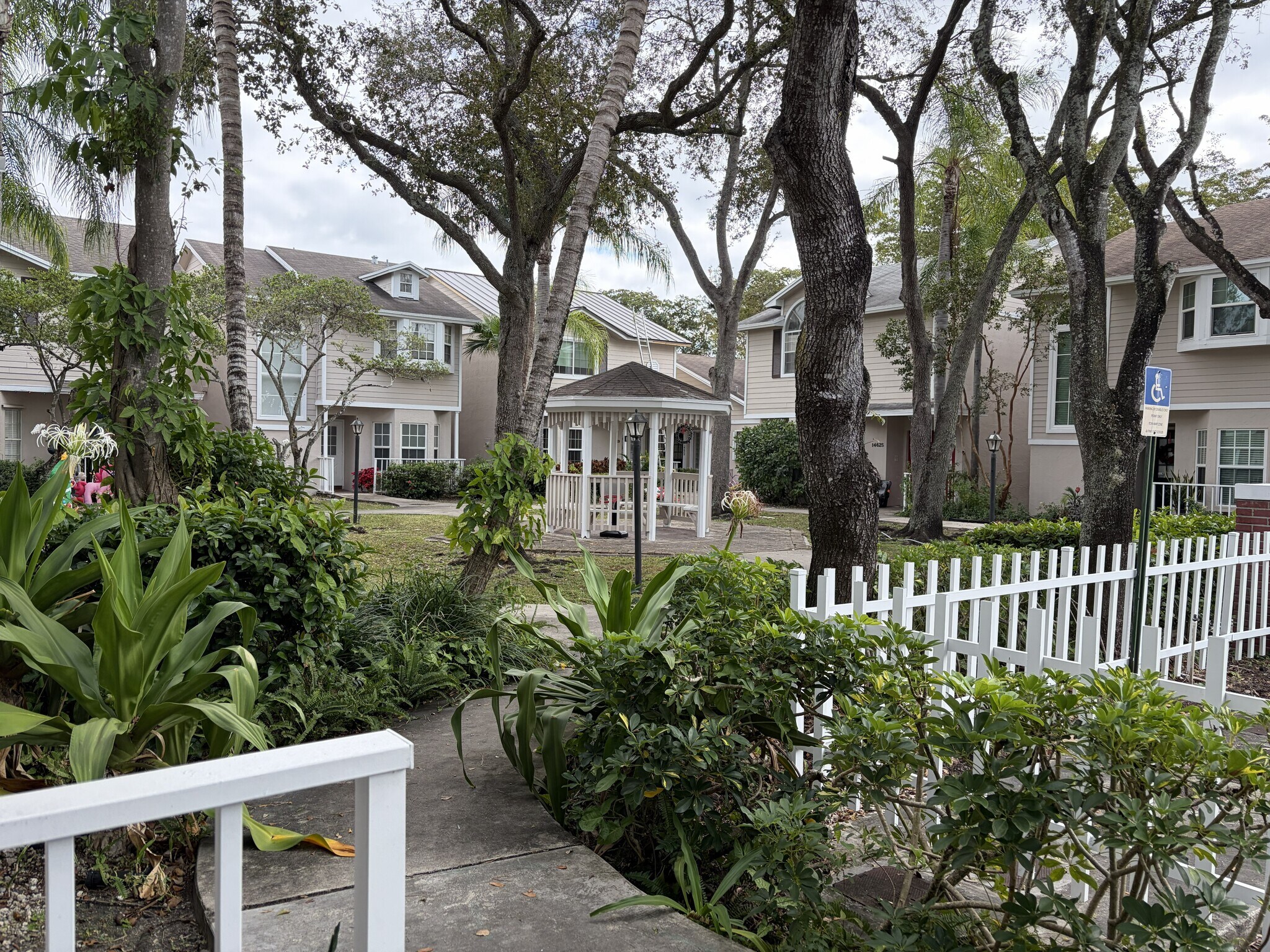 Courtyard View from Front Door - 14601 SW 122nd Pl