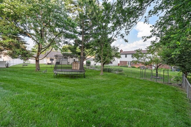 Building Photo - Spacious 4-Bed, 3-Bath Family Home