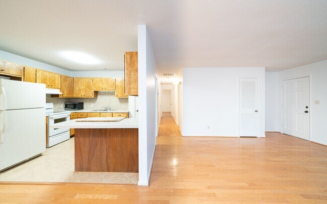 Building Photo - Sweet 3-Bedroom 2-Bathroom Home Less Than ...