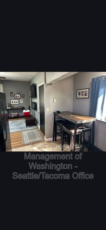 Building Photo - 802 9th St SW