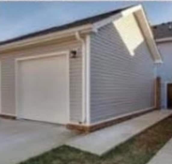 Building Photo - 2026 Hickory Brook Drive