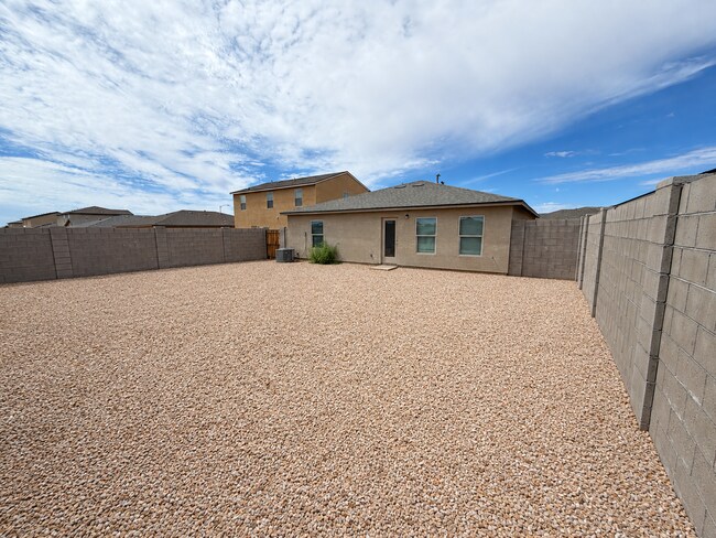Building Photo - Beautiful 4-Bed, 2-Bath Home in Casa Grande!