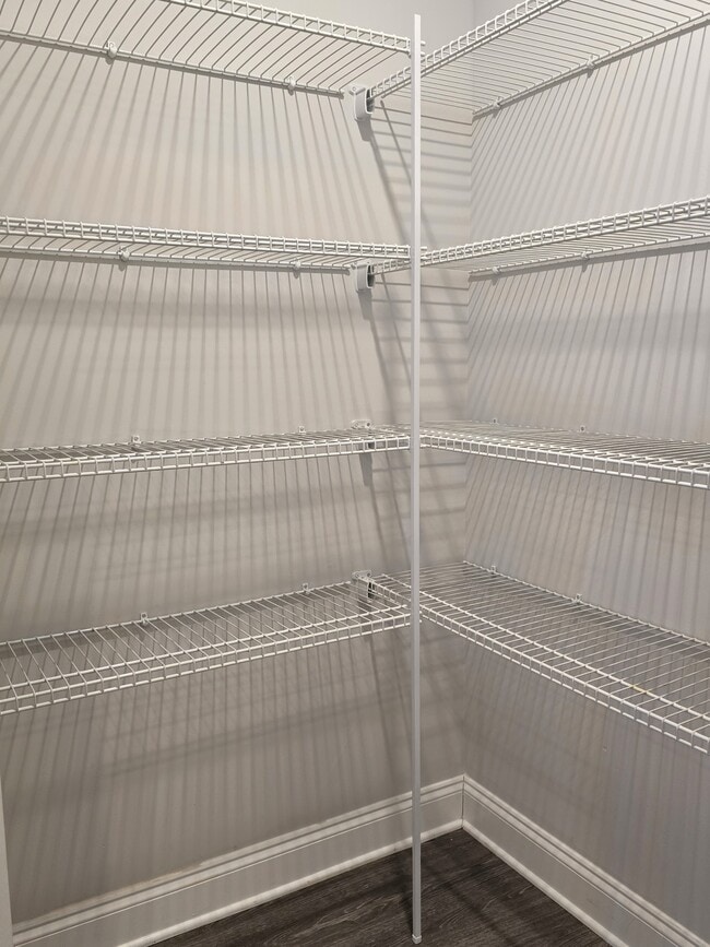 Building Photo - 1810 Butternut Dr