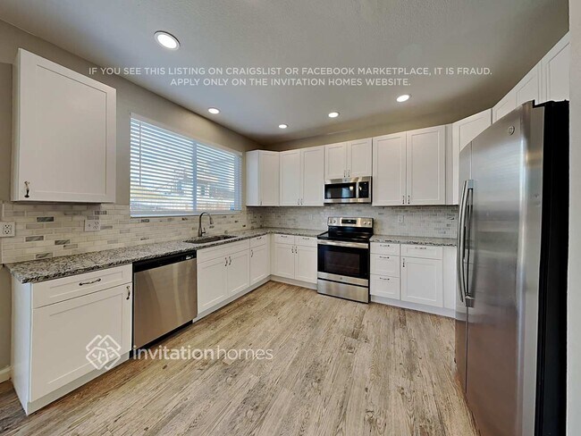 Building Photo - 7644 Dobbs Dr