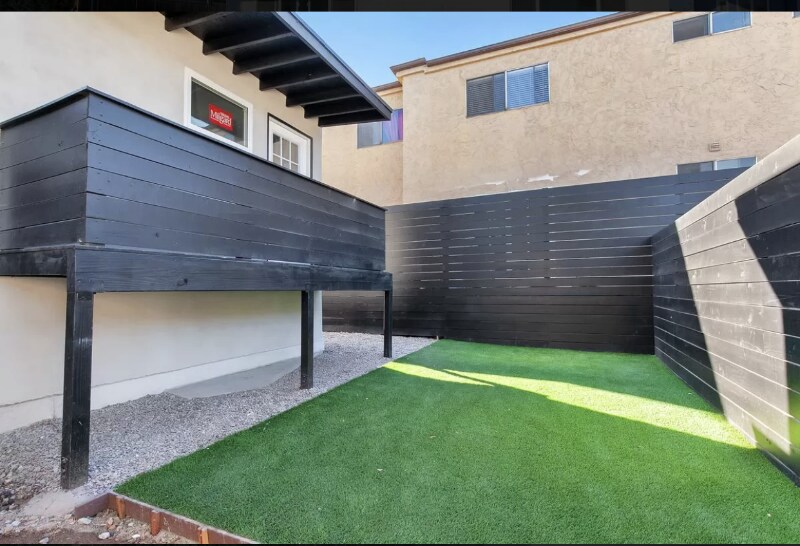 Building Photo - 37451-37452 Boundary St