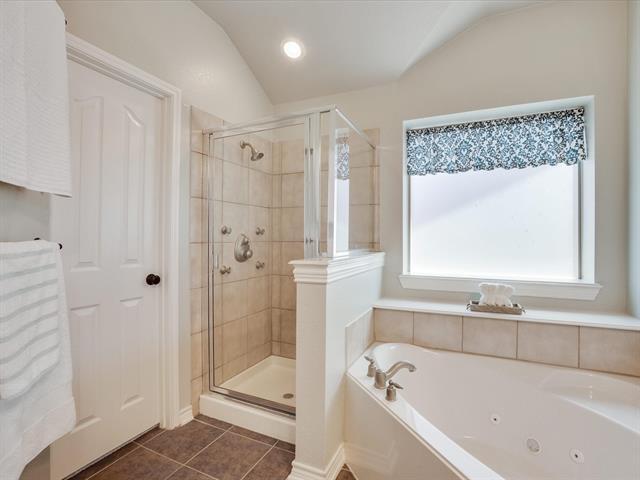 Building Photo - 3421 Beekman Dr