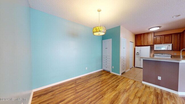 Building Photo - 211 Jardin De Mer Pl