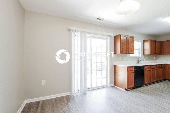 Building Photo - 6216 Summerour Place