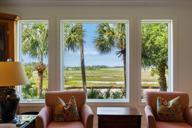 Building Photo - 16 Fairway Village Ln