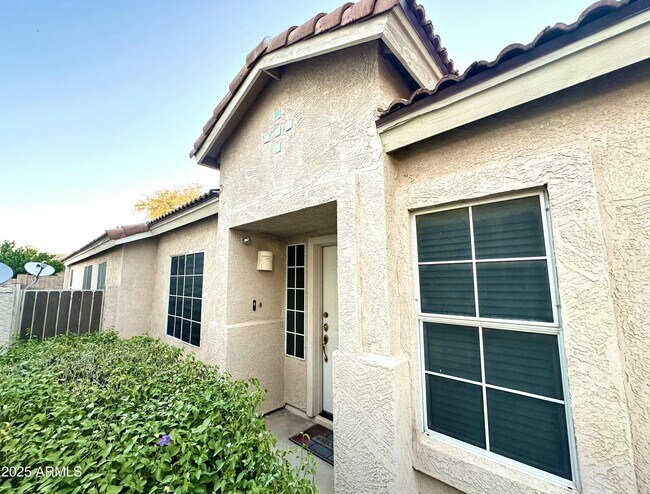 Building Photo - 4256 E Chaparosa Way