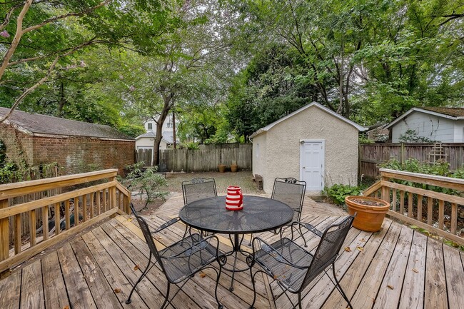 Building Photo - Classic Chevy Chase Charm in NW DC Availab...