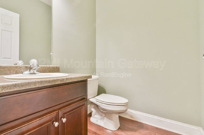 Building Photo - 11 Berg Strasse