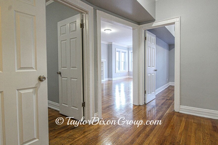 Building Photo - 6611 S Greenwood Ave