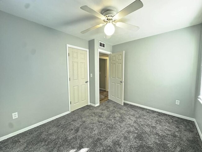 Building Photo - 1368 Spruce Ave