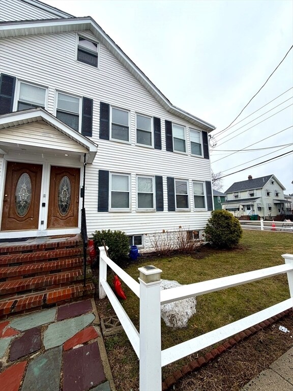 Building Photo - 3 Goldsmith Ave