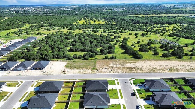 Building Photo - 902 Cherry Laurel Ln