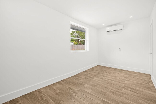 Building Photo - 10990 NW 18th Ave