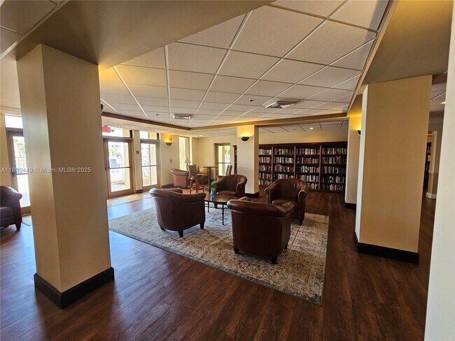 Building Photo - 9520 Seagrape Dr