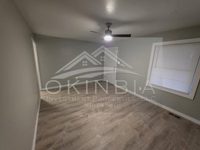 Building Photo - 323 Verona Rd