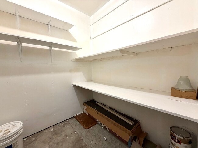 Building Photo - 55+ community-Move-in Ready 2 Bedroom 2 Bath Sun City Home!