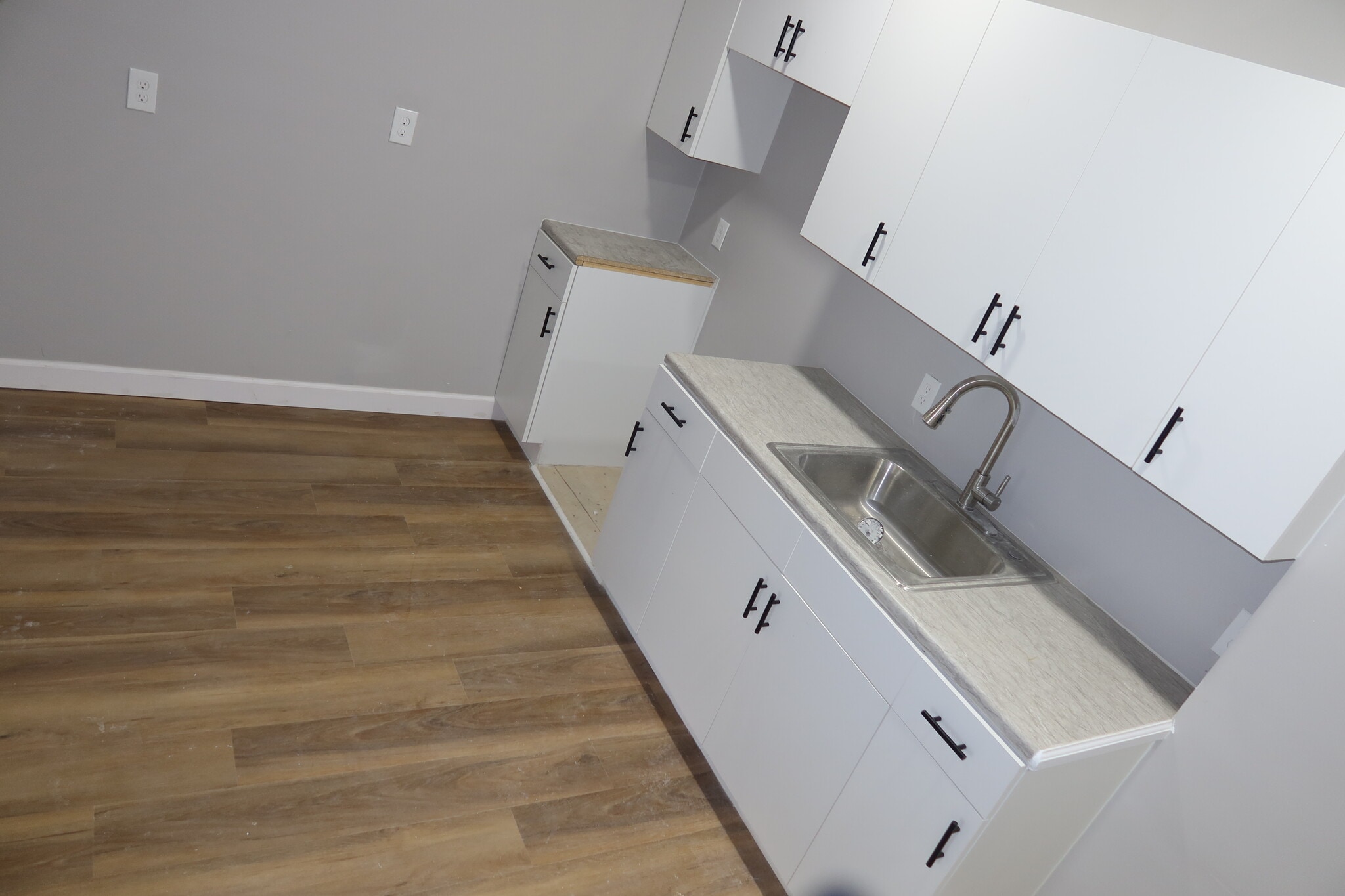 Unit 2 Kitchen - 16 Benton St