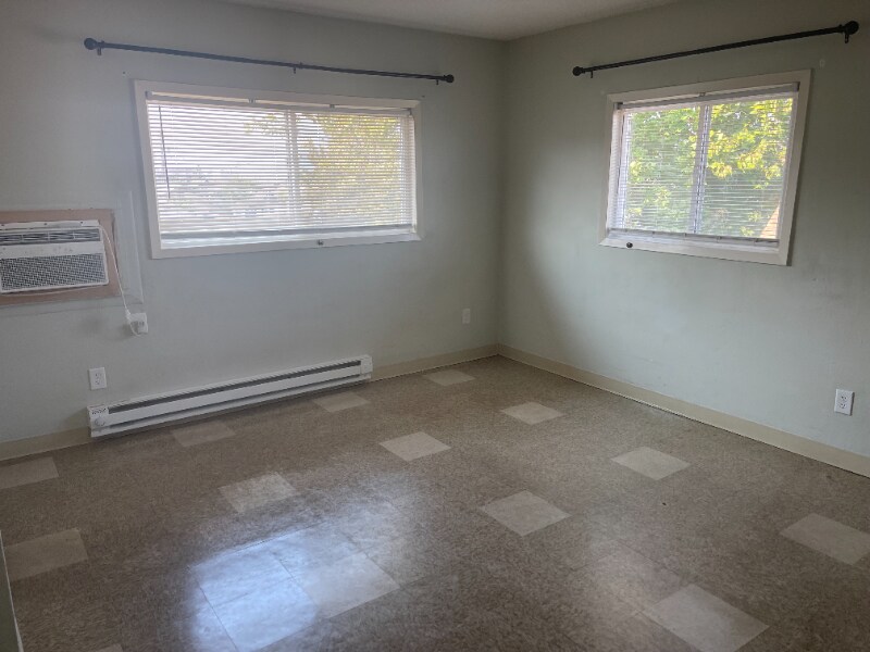 Building Photo - 323 S Chelan Ave