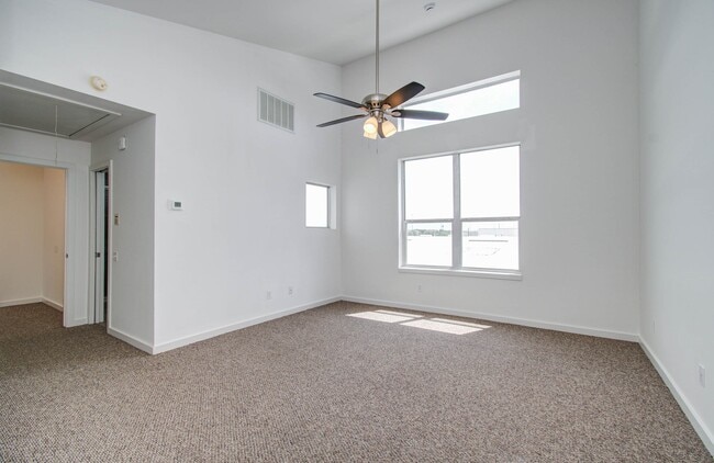 Building Photo - 3210 Yellowstone Park Dr