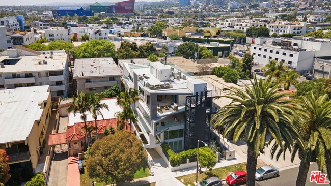 Building Photo - 621 Kings Rd