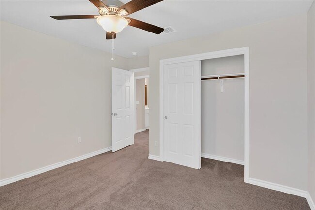 Building Photo - 5412 Golden Canary Ln