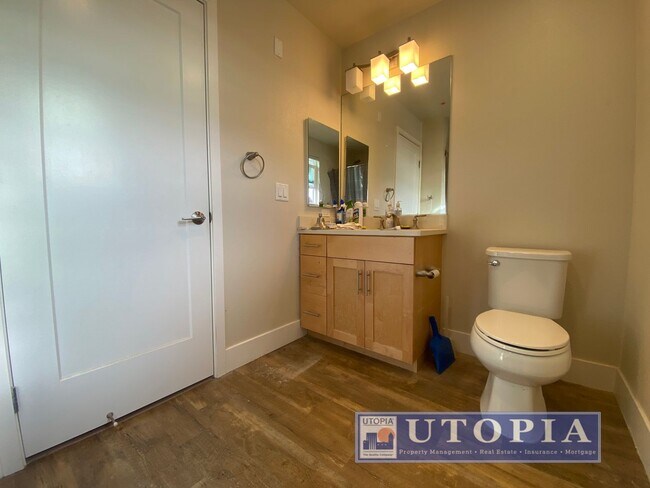 Building Photo - Beautiful 2 Bedroom, 2 Bathroom ground floor unit located in the heart of Seabright