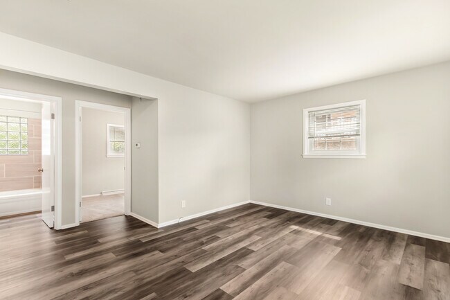 Building Photo - W164N8815 Mill St