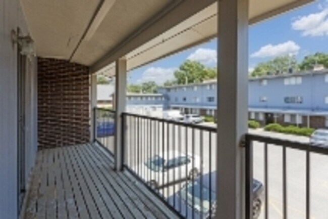 Building Photo - 429 W 87 Pl