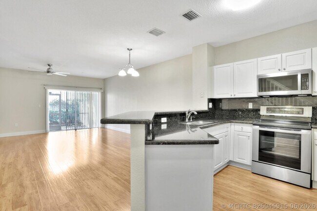 Building Photo - 6527 Catalina Ln