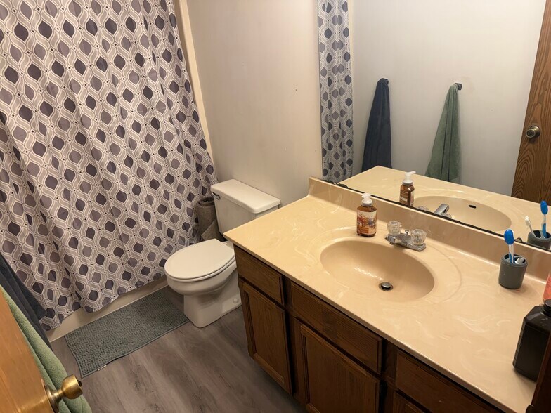 Building Photo - 65 Main St