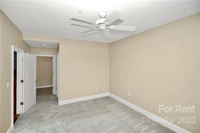 Building Photo - 400 N Church St