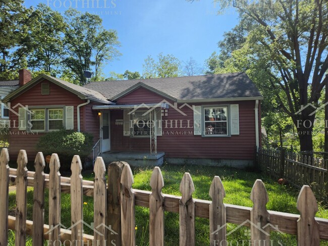 Building Photo - 507 Rose Hill St