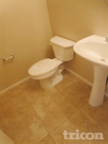 Building Photo - 31333 N Cavalier Dr