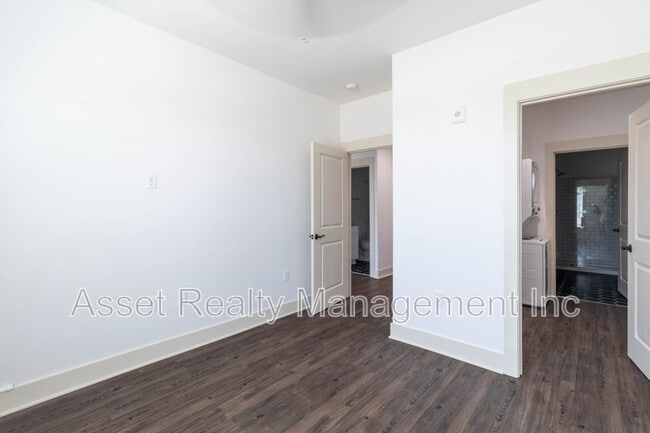 Building Photo - 1120 Franck St