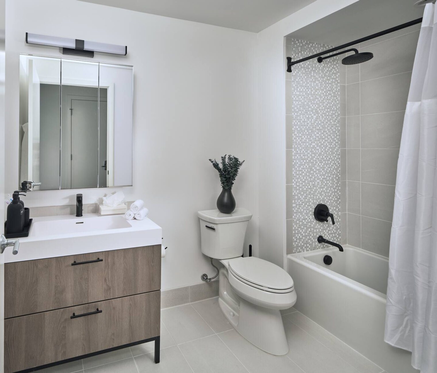 Building Photo - 200 Spring Garden St