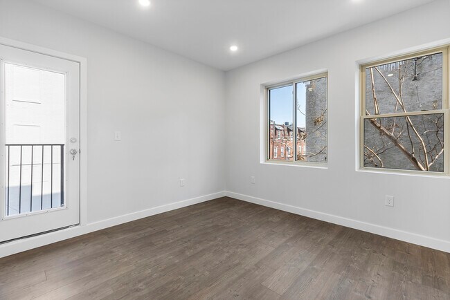 Building Photo - 917 N 15th St