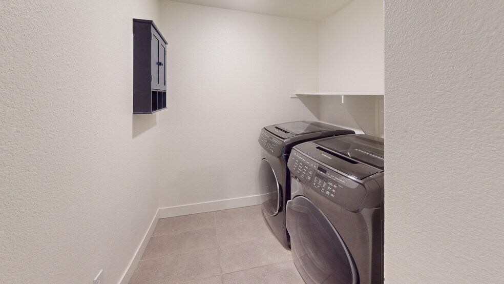 Building Photo - 44819 S Grimmer Blvd