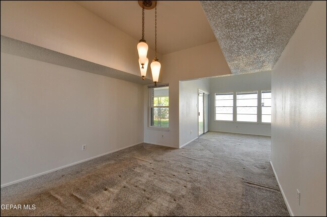 Building Photo - 3433 Clearview Ln